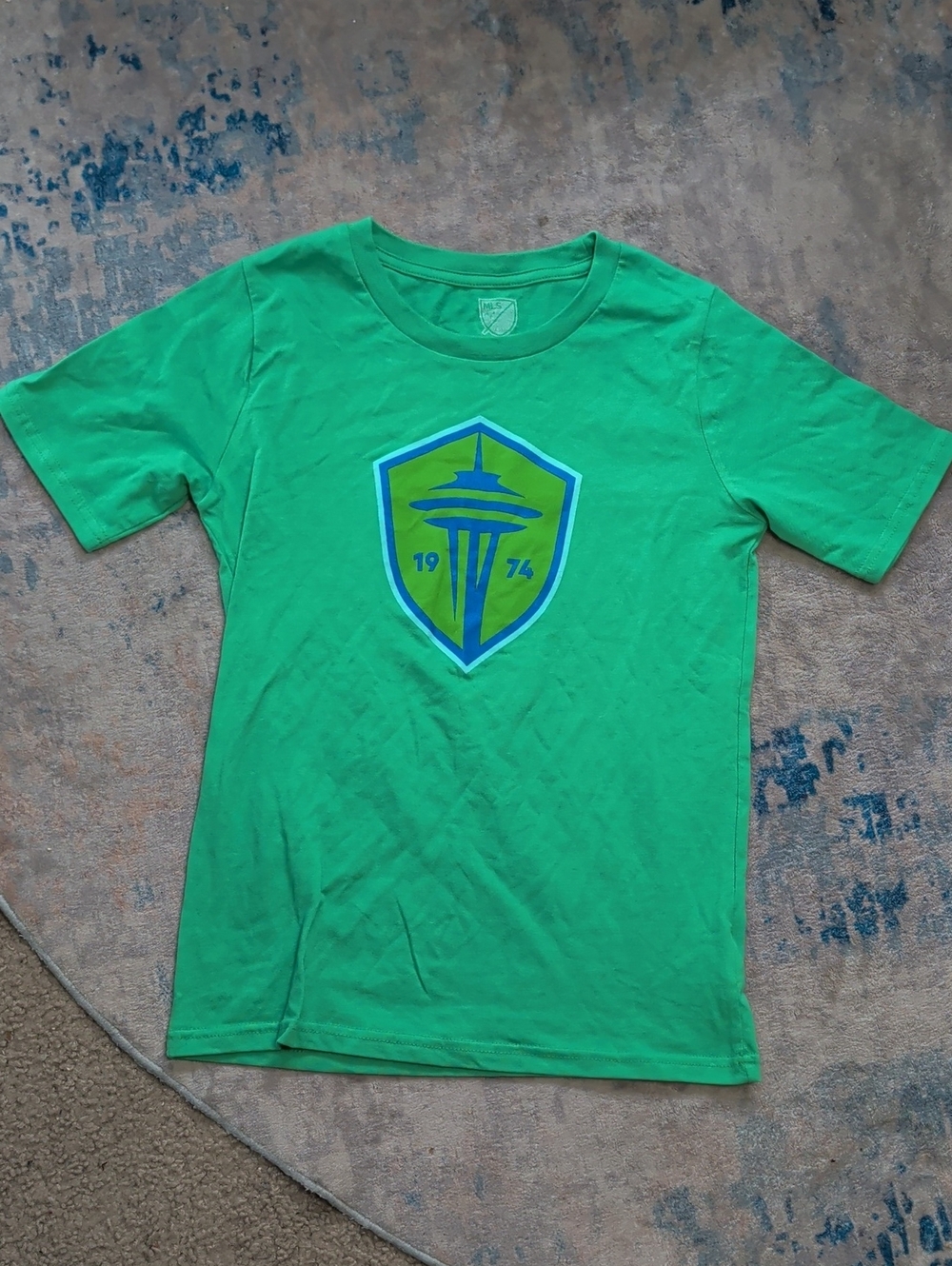 MLS Seattle Sounder FC Kids Green Space Needle Shield Graphic Tee Boys M (10-12)